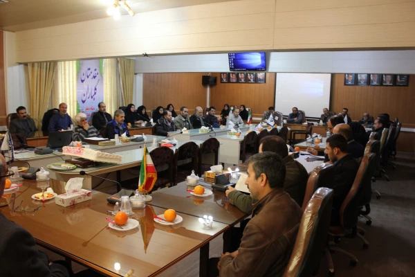 تبیین دستاوردهای نظام مقدس جمهوری اسلامی:
در نشست صمیمی کارکنان بسیجی دانشگاه فرهنگیان همدان با موضوع " چهل سالگی انقلاب اسلامی "