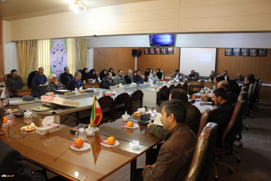 تبیین دستاوردهای نظام مقدس جمهوری اسلامی:
در نشست صمیمی کارکنان بسیجی دانشگاه فرهنگیان همدان با موضوع " چهل سالگی انقلاب اسلامی "