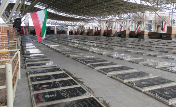 حضور در گلزار شهدا تبریز و تجدید پیمان با آرمان های بلند انقلاب اسلامی