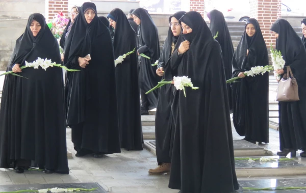 حضور در گلزار شهدا تبریز و تجدید پیمان با آرمان های بلند انقلاب اسلامی