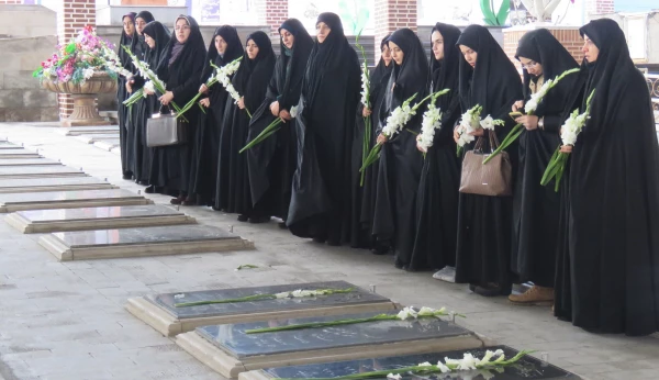 حضور در گلزار شهدا تبریز و تجدید پیمان با آرمان های بلند انقلاب اسلامی