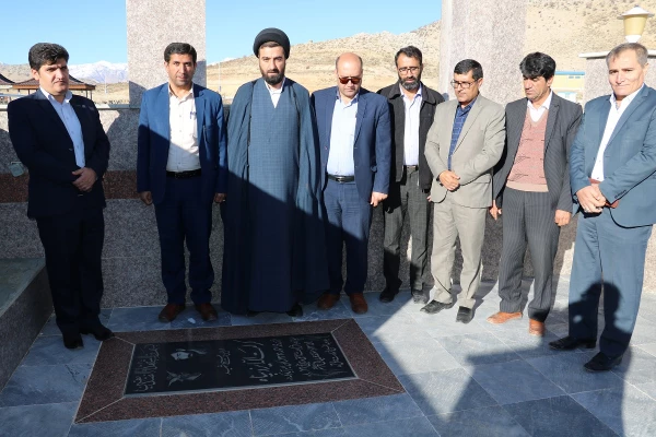 به مناسبت دهه پر فروغ فجر برگزار گردید:

دیدار دانشگاهیان یاسوج با خانواده شهید ایزدپناه 2