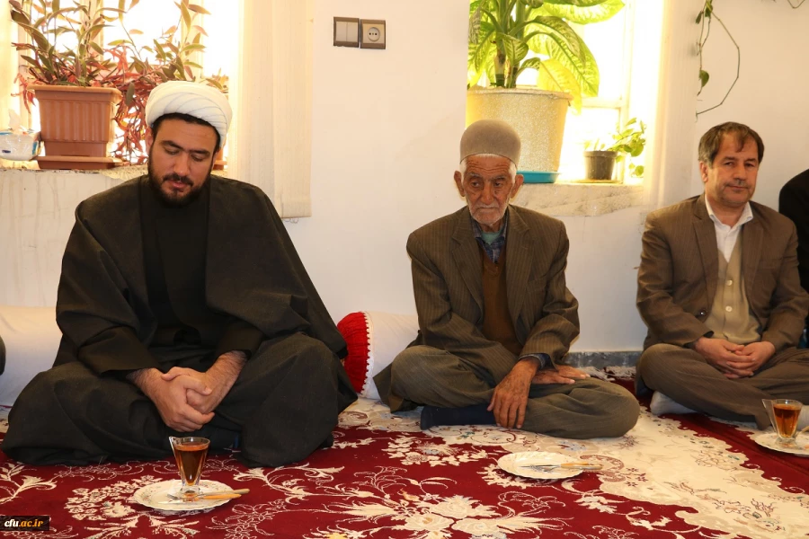 به مناسبت دهه پر فروغ فجر برگزار گردید:

دیدار دانشگاهیان یاسوج با خانواده شهید ایزدپناه 6