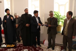 به مناسبت دهه پر فروغ فجر برگزار گردید:

دیدار دانشگاهیان یاسوج با خانواده شهید ایزدپناه 7