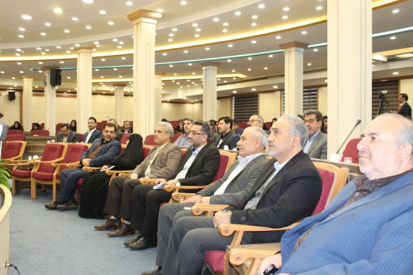 دکتر محمد پور در افتتاحیه دوره توان افزایی سرپرستان شبانه روزی جدید الانتصاب:

سرپرستان شبانه روزی می توانند در جهت رشد علمی، تربیت معنوی و حرفه‎ای دانشجومعلمان گام اساسی بردارند. 6