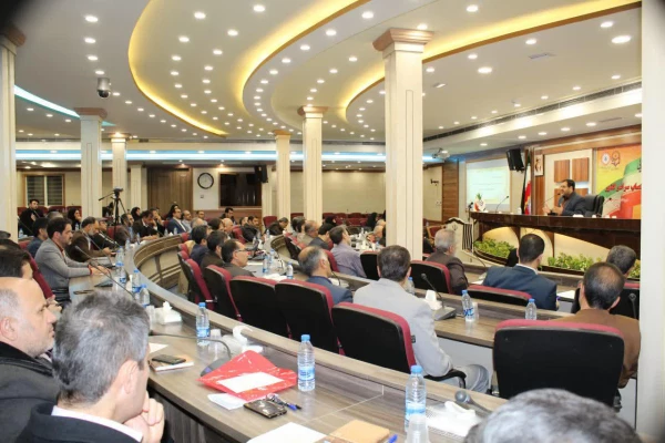  محمد پور در افتتاحیه دوره توان افزایی سرپرستان شبانه روزی جدید الانتصاب:

سرپرستان شبانه روزی می توانند در جهت رشد علمی، تربیت معنوی و حرفهای دانشجومعلمان گام اساسی بردارند. 4