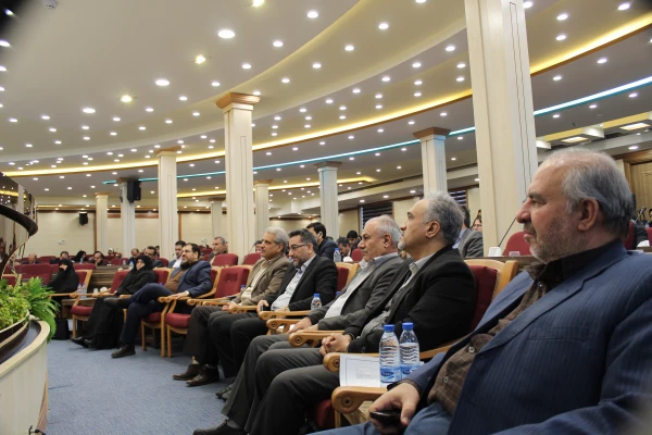 معاون دانشجویی دانشگاه در دورن توان افزایی سرپرستان شبانه روزی جدید الانتصاب:

سرپرستان شبانه روزی در شاداب سازی و آرامش بخشی به محیط خوابگاه ها نقش چشمگیر و ارزنده ای دارند 3