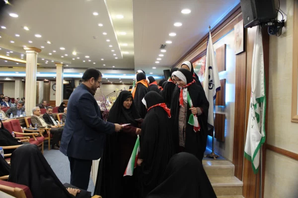 معاون دانشجویی دانشگاه در دوره توان افزایی سرپرستان شبانه روزی جدید الانتصاب:

سرپرستان شبانه روزی در شاداب سازی و آرامش بخشی به محیط خوابگاه ها نقش چشمگیر و ارزنده ای دارند 2