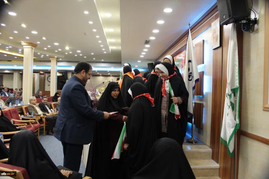 معاون دانشجویی دانشگاه در دوره توان افزایی سرپرستان شبانه روزی جدید الانتصاب:

سرپرستان شبانه روزی در شاداب سازی و آرامش بخشی به محیط خوابگاه ها نقش چشمگیر و ارزنده ای دارند 2