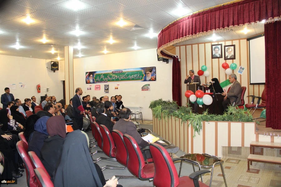 دکتر علی نژاد در نشست صمیمی با سرپرستان سراهای دانشجویی عنوان کرد:

سرپرستان باید در نقش سراهای دانشجویی مبلغان ادبیات رحمت و امتنان باشند. 4