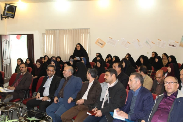 دکتر علی نژاد در نشست صمیمی با سرپرستان سراهای دانشجویی عنوان کرد:

سرپرستان باید در نقش سراهای دانشجویی مبلغان ادبیات رحمت و امتنان باشند.     5