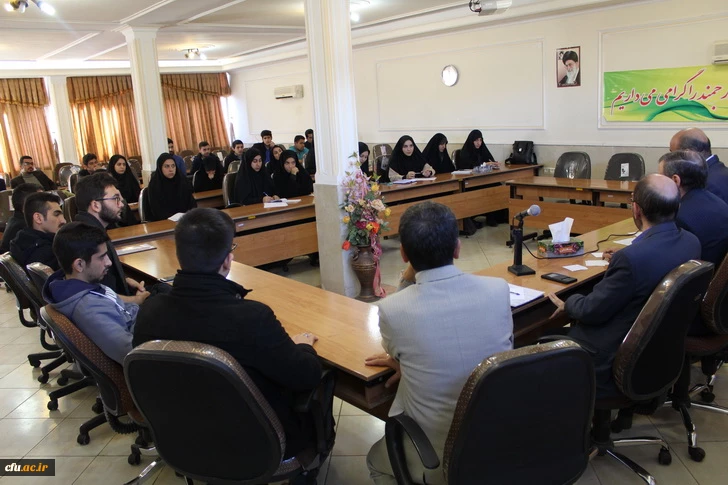 نشست صمیمی دکتررضایی رئیس گروه مطالعات فرهنگی دانشگاه فرهنگیان بامسئولین کانونها وتشکل های دانشجویی دانشگاه فرهنگیان استان قزوین 5