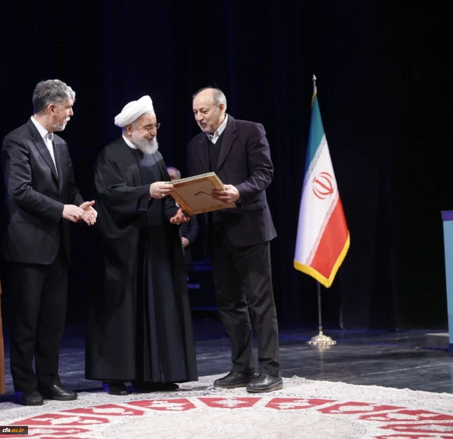 افتخار آفرینی دکتر نصراله صالحی در سی و ششمین دوره کتاب سال جمهوری اسلامی 4