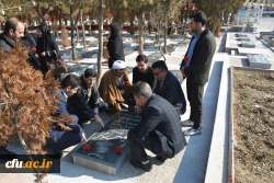 با حضور مسئولان،اساتید و کارکنان دانشگاه فرهنگیان استان آذربایجان غربی

آئین غبارروبی و عطرافشانی قبور مطهر شهدای ارومیه برگزار شد 6