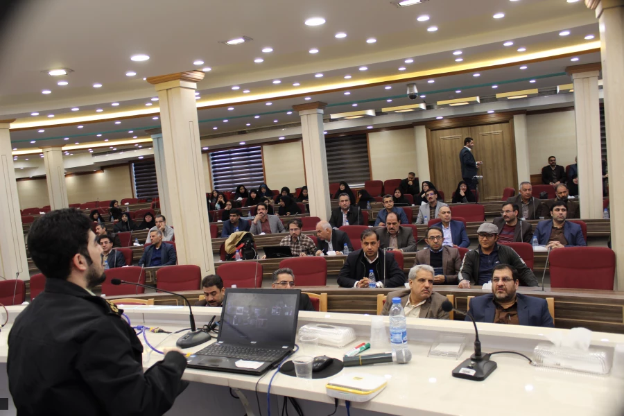 در کارگاه تخصصی فضای مجازی ویژه سرپرستان شبانه روزی جدید الانتصاب مطرح شد:

نقش دانشگاه فرهنگیان در فرصت سازی و آگاهی رساندن به جوانان در استفاده سالم از فضای مجازی برجسته است 2