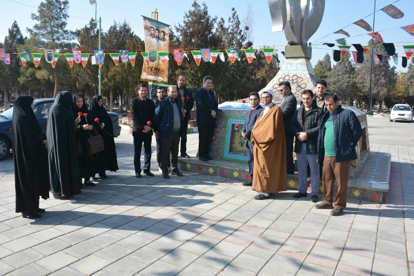 با حضور مسئولان،اساتید و کارکنان دانشگاه فرهنگیان استان آذربایجان غربی

آئین غبارروبی و عطرافشانی قبور مطهر شهدای ارومیه برگزار شد 8