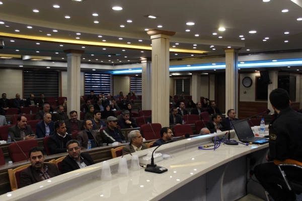 در کارگاه تخصصی فضای مجازی ویژه سرپرستان شبانه روزی جدید الانتصاب مطرح شد:

نقش دانشگاه فرهنگیان در فرصت سازی و آگاهی رساندن به جوانان در استفاده سالم از فضای مجازی برجسته است 3