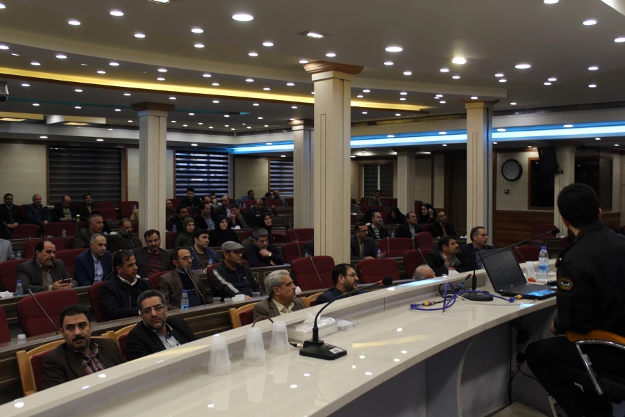 در کارگاه تخصصی فضای مجازی ویژه سرپرستان شبانه روزی جدید الانتصاب مطرح شد:

نقش دانشگاه فرهنگیان در فرصت سازی و آگاهی رساندن به جوانان در استفاده سالم از فضای مجازی برجسته است 3