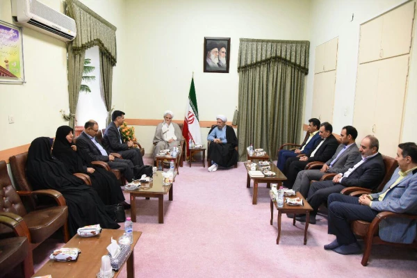 دیدار مسئولان دانشگاه فرهنگیان فارس با نماینده ولی فقیه در استان فارس و امام جمعه شیراز  2