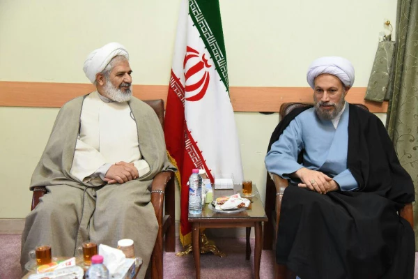 دیدار مسئولان دانشگاه فرهنگیان فارس با نماینده ولی فقیه در استان فارس و امام جمعه شیراز  3