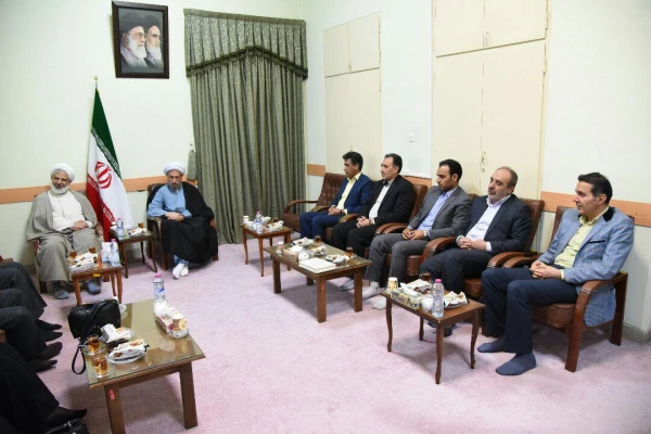 دیدار مسئولان دانشگاه فرهنگیان فارس با نماینده ولی فقیه در استان فارس و امام جمعه شیراز  6