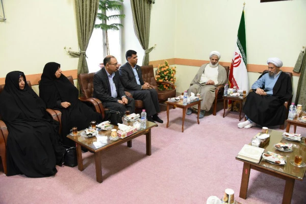دیدار مسئولان دانشگاه فرهنگیان فارس با نماینده ولی فقیه در استان فارس و امام جمعه شیراز  7