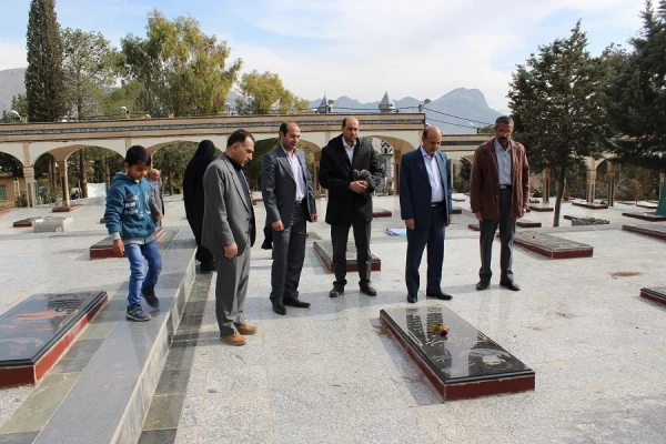 مراسم غبارروبی و عطر افشانی گلزار شهدا به مناسبت دهه مبارک فجر برگزار شد.