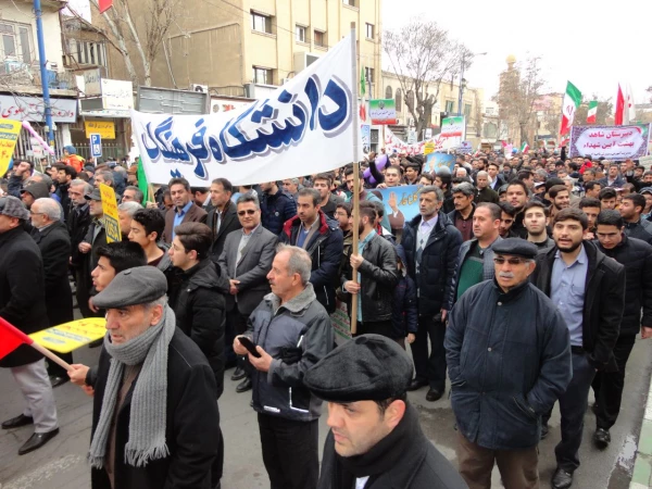 شرکت گسترده مسئولین، اساتید و کارکنان دانشگاه فرهنگیان استان آذربایجان غربی در راهپیمایی 22 بهمن سال 97 2