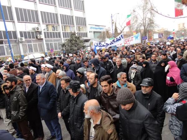 شرکت گسترده مسئولین، اساتید و کارکنان دانشگاه فرهنگیان استان آذربایجان غربی در راهپیمایی 22 بهمن سال 97 9