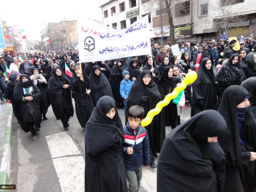 شرکت گسترده مسئولین، اساتید و کارکنان دانشگاه فرهنگیان استان آذربایجان غربی در راهپیمایی 22 بهمن سال 97 10