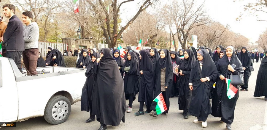 حضور مدیریت،اساتید،کارکنان و دانشجو معلمان آذربایجان شرقی در راهپیمایی یوم الله 22 بهمن