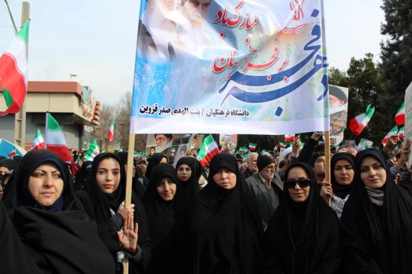 شرکت گسترده وپرشور مسئولین،کارکنان ودانشجویان دانشگاه فرهنگیان استان قزوین درراهپیمایی یوم الله 22بهمن 97 10