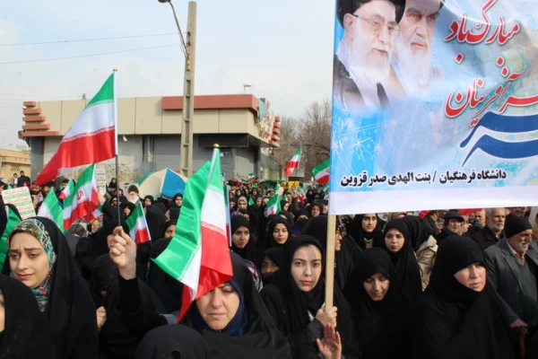 شرکت گسترده وپرشور مسئولین،کارکنان ودانشجویان دانشگاه فرهنگیان استان قزوین درراهپیمایی یوم الله 22بهمن 97 11