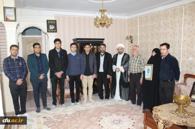 به مناسبت ایام اله دهه مبارک فجر انجام شد:

 حضور مسئولین و دانشجویان دانشگاه فرهنگیان استان قزوین درمنزل شهید مجیدقنبری