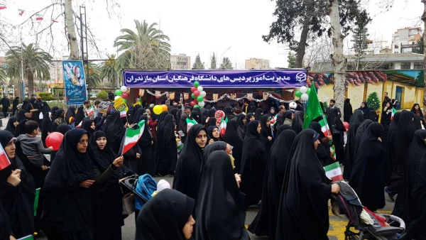 حضور پرشور دانشجویان و اساتید و کارکنان دانشگاه فرهنگیان استان مازندران در راهپیمایی 22 بهمن1397