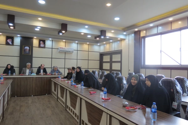 مدیر کل دانشجویی دانشگاه فرهنگیان در جمع سرپرستان سراهای دانشجویی مناطق 2و 9 کشور در گیلان « تربیت باید در راستای توجه به اصل آموزش عمومی، نوآوری، رقابت ، آینده پژوهی ومهارت نیروی انسانی متکی باشد 4