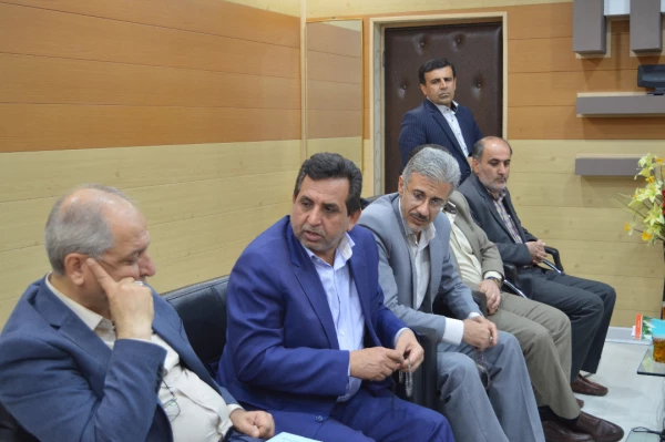 نشست با معاونت سیاسی - امنیتی استانداری جناب آقای دکتر حسین زاده ونماینده مجلس جناب آقای الباجی و معاونت مدیر کل آموزش وپرورش آقای چلداوی در خصوص تامین زمین برای دانشگاه جامع فرهنگیان