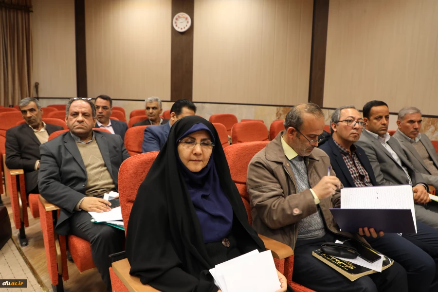 نشست صمیمی اساتید و اعضای هیات علمی با دکتر خنیفر و اعضای هیات رییسه 7