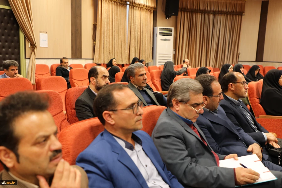 در نشست صمیمی اساتید و  اعضای هیئت علمی با رییس  و اعضای هیئت رئیسه  تاکید کرد:

لزوم بومی سازی آیین نامه و شیوه نامه ترفیع و تعیین تکلیف اساتید متناسب با ویژگی های خاص این دانشگاه 3