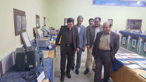 بازدید آقای دکتر خنیفر ریاست دانشگاه فرهنگیان از موزه یکصدمین سال تأسیس تربیت معلم در استان خوزستان :