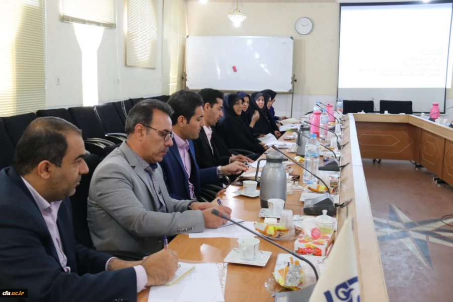 برگزاری دوره توانمند سازی کارورزی مدرسان پردیس های استان یزد
 3