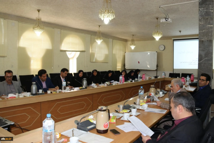 برگزاری دوره توانمند سازی کارورزی مدرسان پردیس های استان یزد
 8