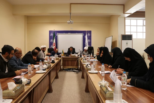 دکتر عروف زاد در ستاد اقامه نماز دانشگاه فرهنگیان استان اصفهان  :
در تعمیق و ترویج نماز باید با راهبرد و برنامه عمل کرد