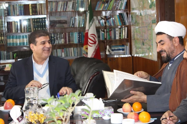 دکتر پرویز انصاری راد سرپرست مدیریت پردیس های استان تهران در دیدار با عبدالرضا فولادوند مدیرکل آموزش و پرورش شهر تهران