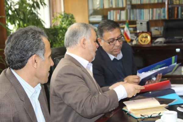 دکتر پرویز انصاری راد سرپرست مدیریت پردیس های استان تهران در دیدار با عبدالرضا فولادوند مدیرکل آموزش و پرورش شهر تهران