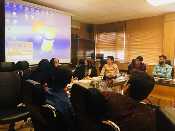 در کارگاه آموزشی ارتقاء کیفیت زندگی ویژه دانشجومعلمان عنوان شد:

شناخت و کاربرد صندلی گفتگو  در  شکل گیری عادات رفتاری سازنده در  زندگی شخصی و حرفه ای 2