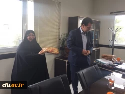 معاون دانشجویی دانشگاه همزمان با قرار گرفتن در آستانه سالروز ولادت حضرت فاطمه زهرا (س) در جلسه ادارات کل مشاوره، بهداشت و سلامت عنوان کرد:

در اجرای برنامه عملیاتی سال 98؛  اگر ها را به باورها تبدیل کنیم. 2