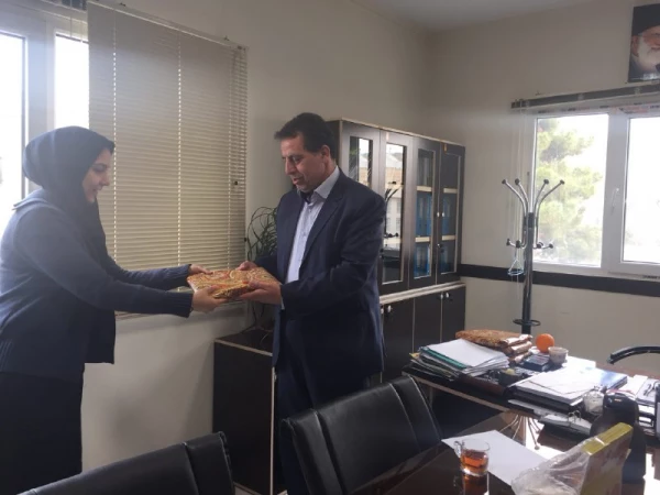 معاون دانشجویی دانشگاه همزمان با قرار گرفتن در آستانه سالروز ولادت حضرت فاطمه زهرا (س) در جلسه ادارات کل مشاوره، بهداشت و سلامت عنوان کرد:

در اجرای برنامه عملیاتی سال 98؛  اگر ها را به باورها تبدیل کنیم. 2