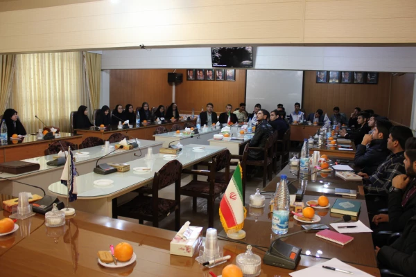 حجت الاسلام و المسلمین دادگر مسئول نهاد نمایندگی مقام معظم رهبری در دانشگاه فرهنگیان در جمع دانشجویان پردیس های همدان:

تردیدی نیست که دانشگاه فرهنگیان یا تربیت معلم مهمترین نهاد آموزشی درکشور است