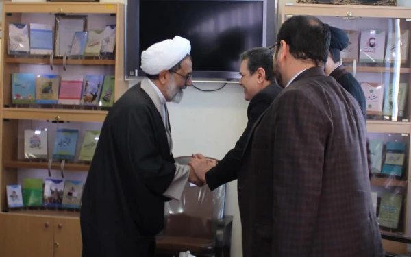 دیدار رییس دانشگاه فرهنگیان  با مسئولان مرکز آموزش های تخصصی و پژوهشی حوزه علمیه قم 5